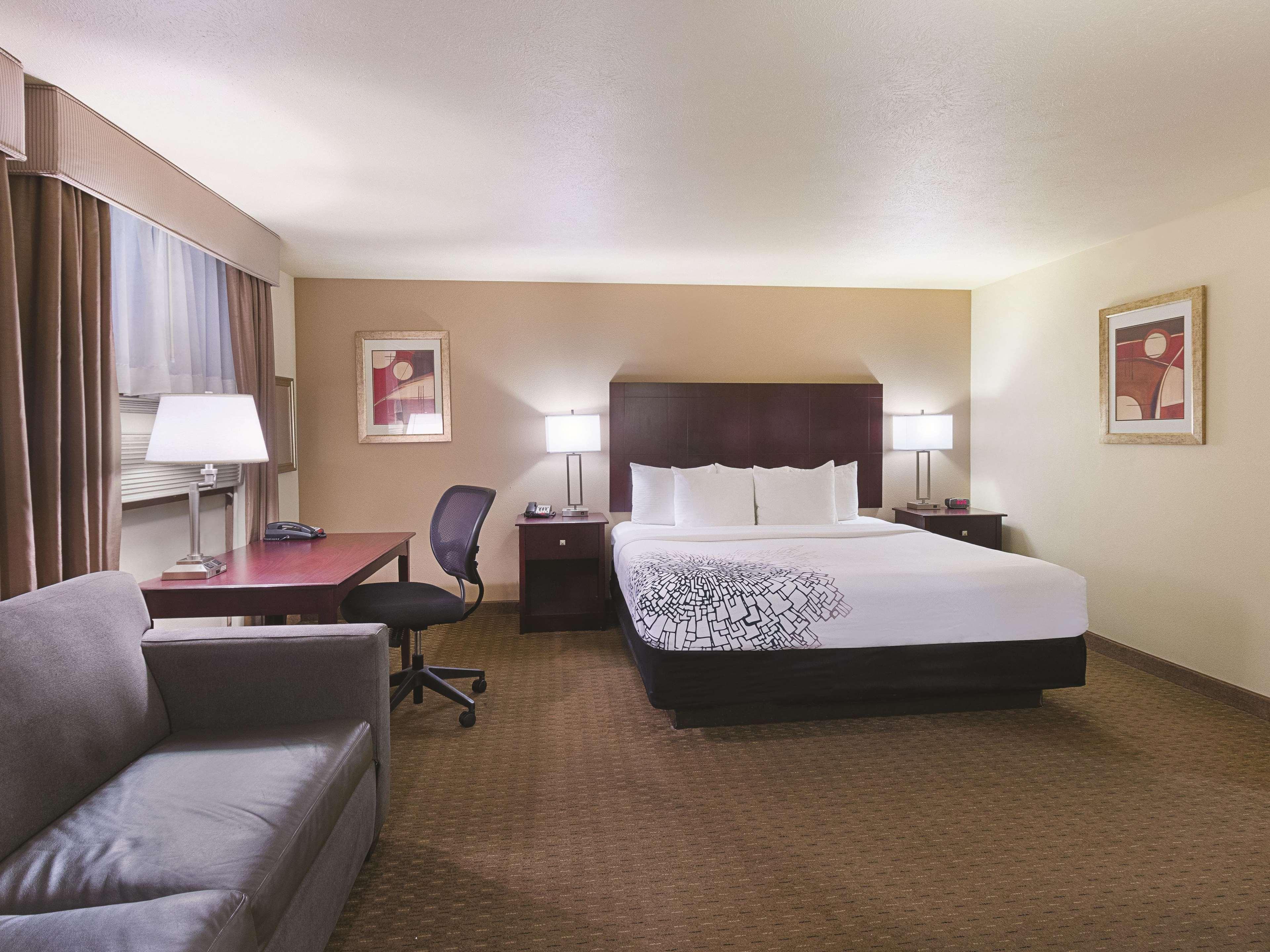 La Quinta By Wyndham Portland Nw Hotel Exterior photo