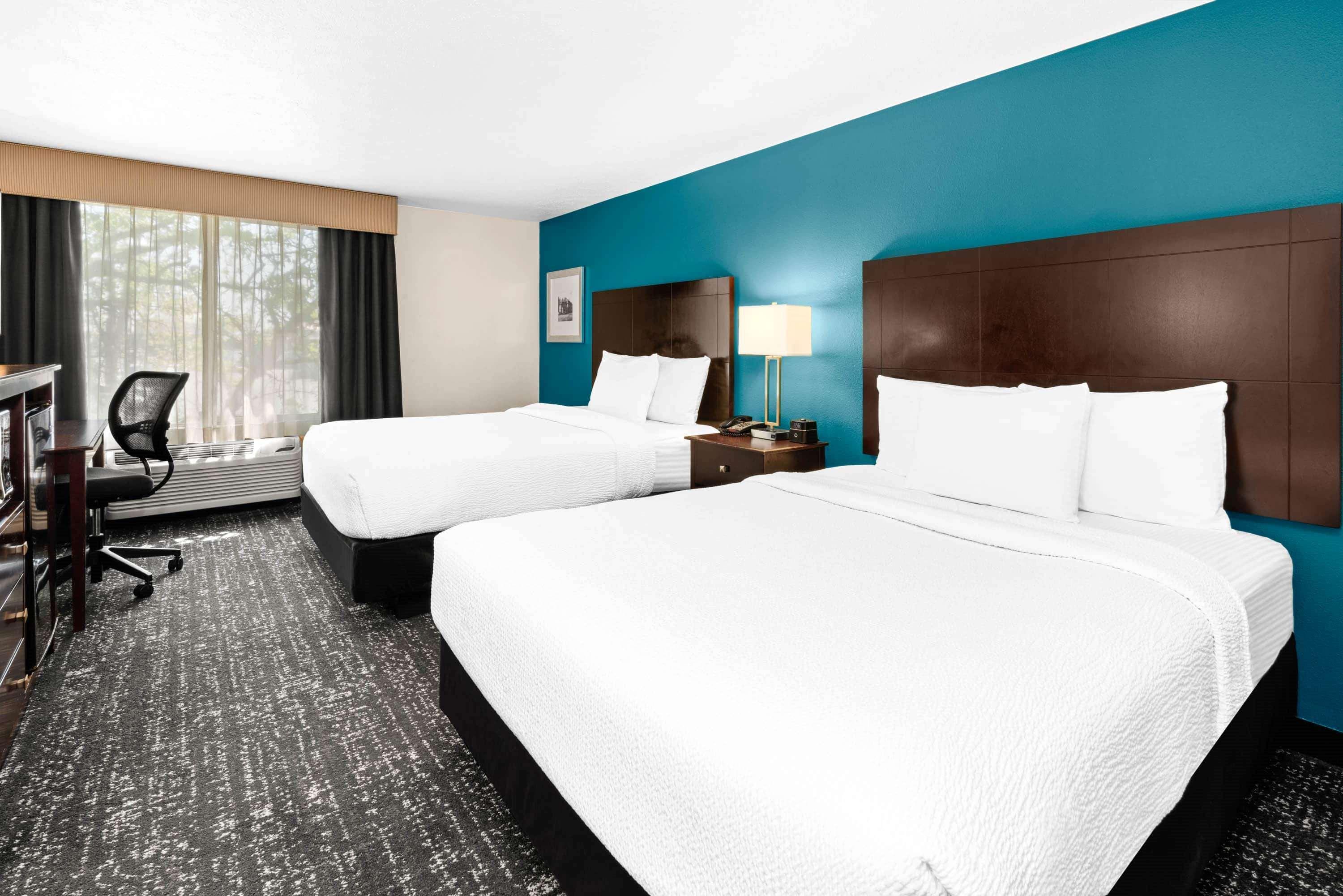 La Quinta By Wyndham Portland Nw Hotel Exterior photo