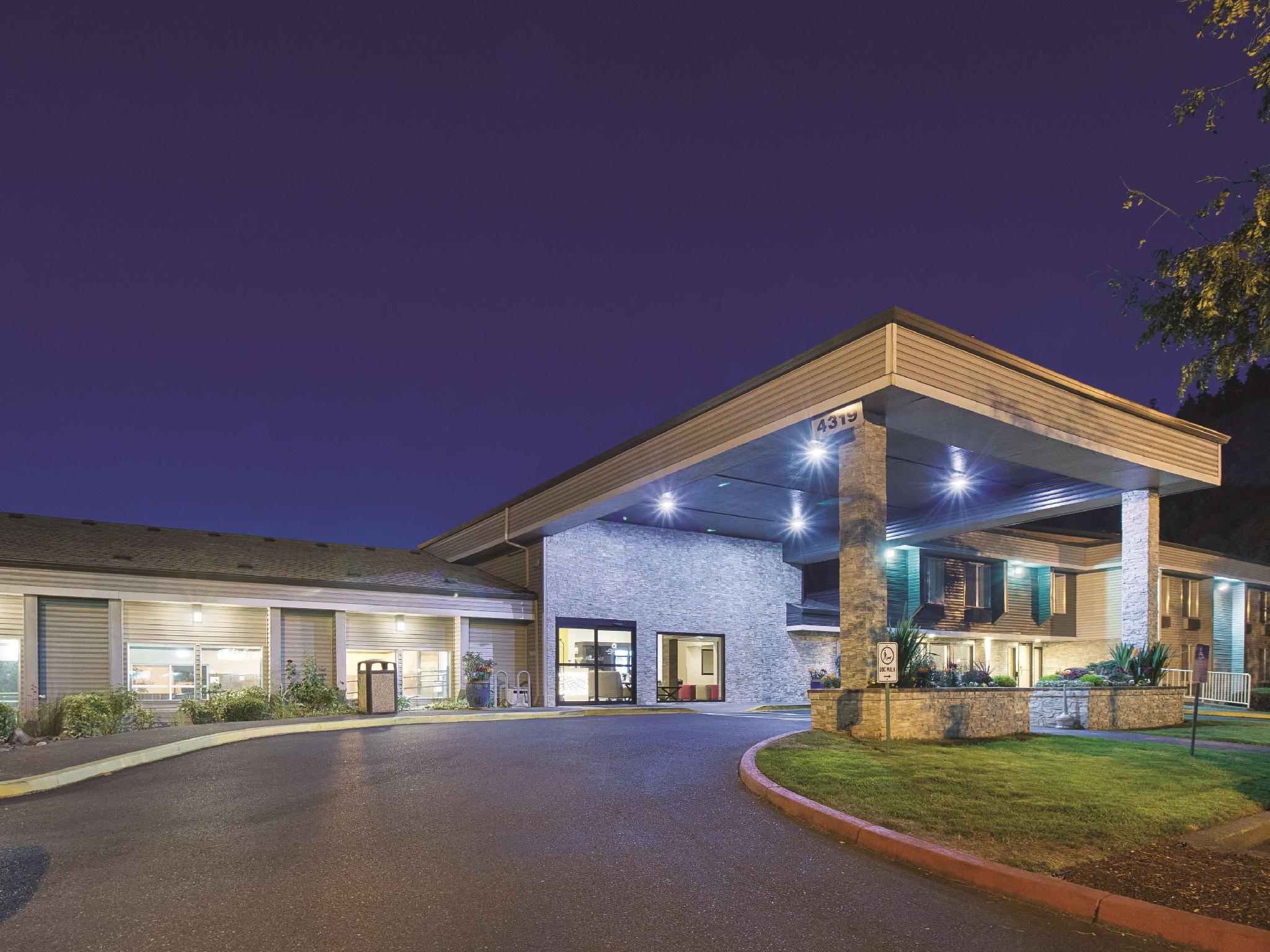 La Quinta By Wyndham Portland Nw Hotel Exterior photo