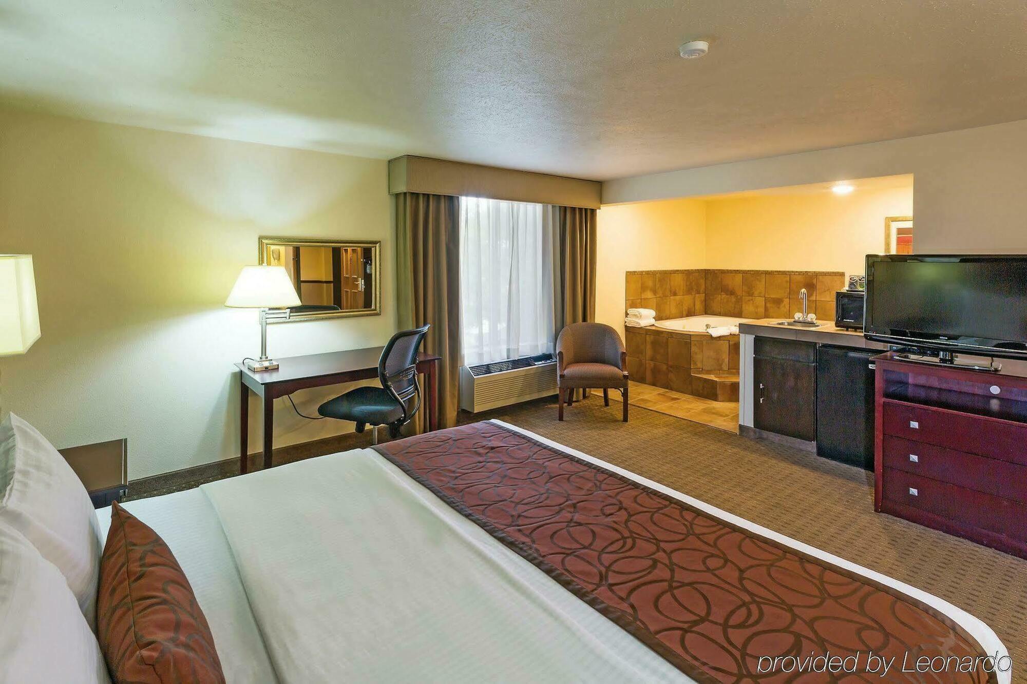 La Quinta By Wyndham Portland Nw Hotel Exterior photo